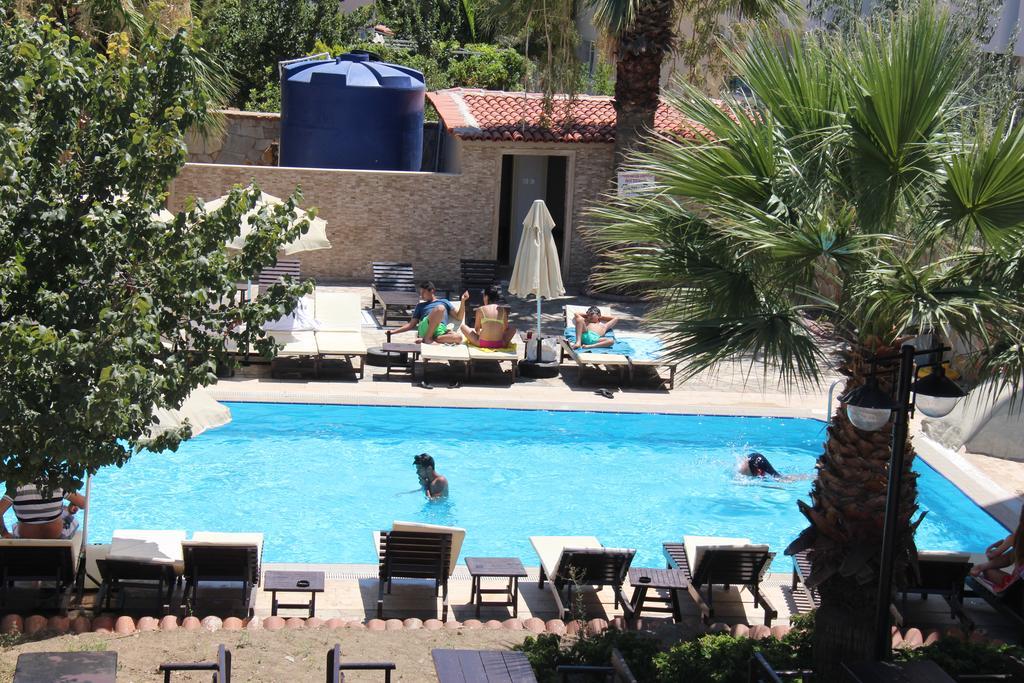 Esat Hotel Kusadasi Luaran gambar