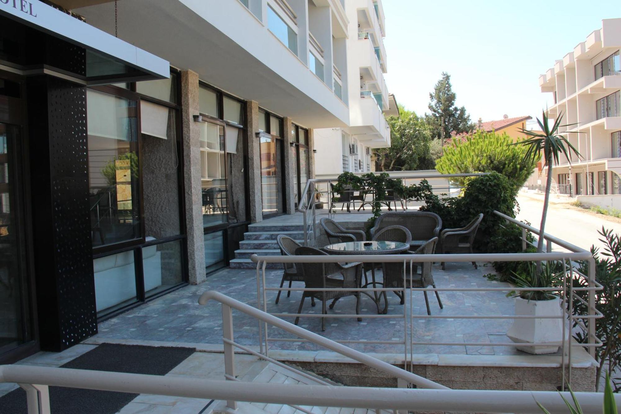 Esat Hotel Kusadasi Luaran gambar