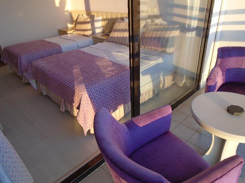 Esat Hotel Kusadasi Luaran gambar